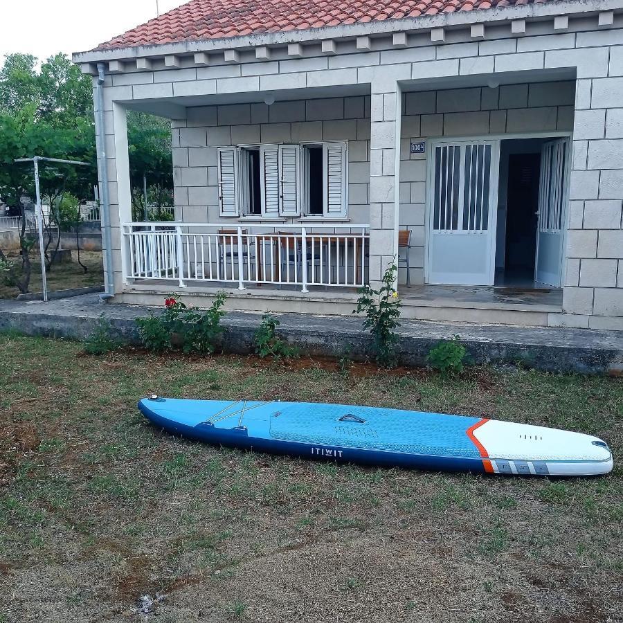 My Mediterranean Villa With Huge Garden And Own Parking Lumbarda Exterior foto